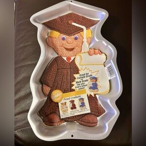 Wilton NWT vintage graduate cake pan. Can be personalized with school colors.